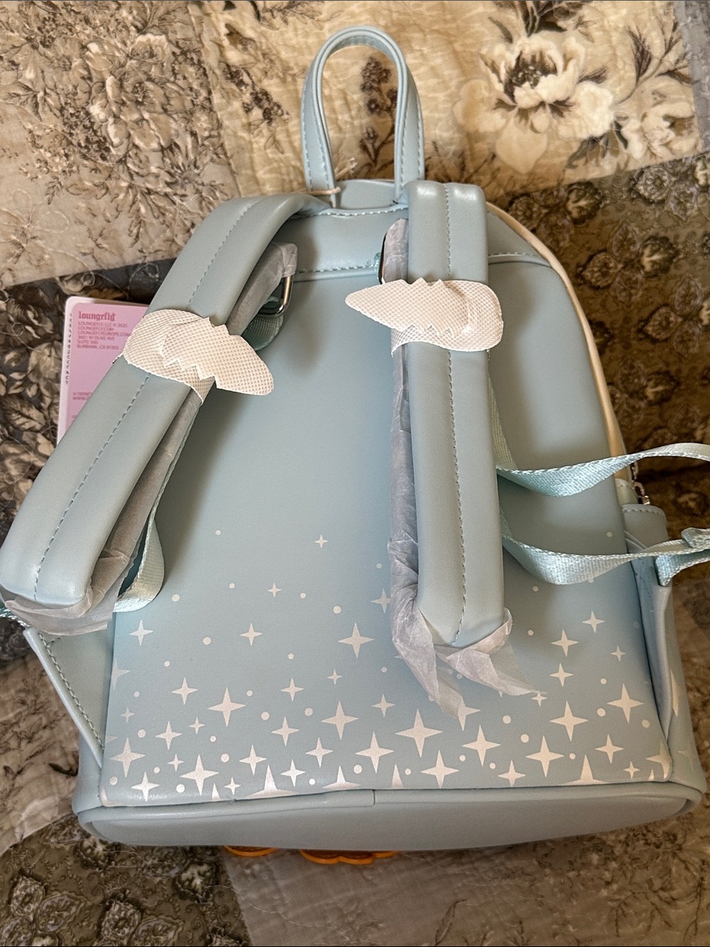 Beautiful Loungefly featuring Cinderella and mice (inside door) - new with tags - Picture 5 of 7